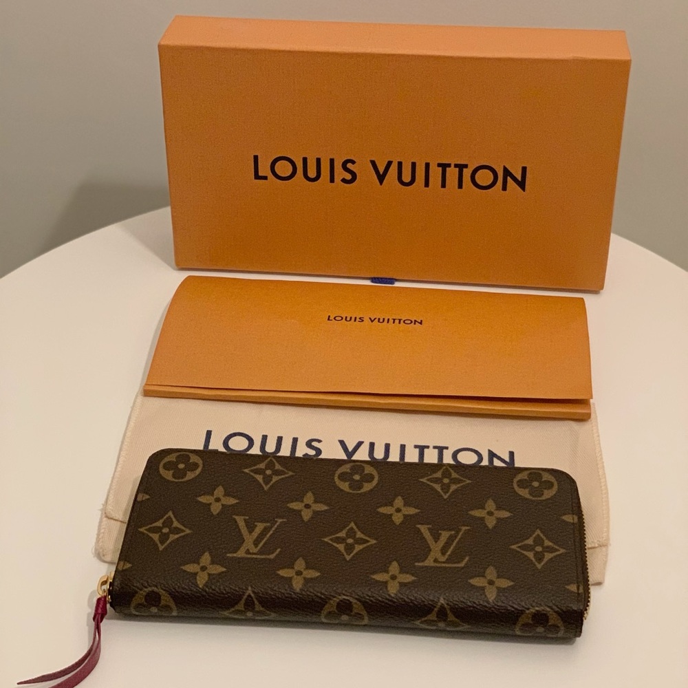 Louis Vuitton Wallet - Picture 1 of 4